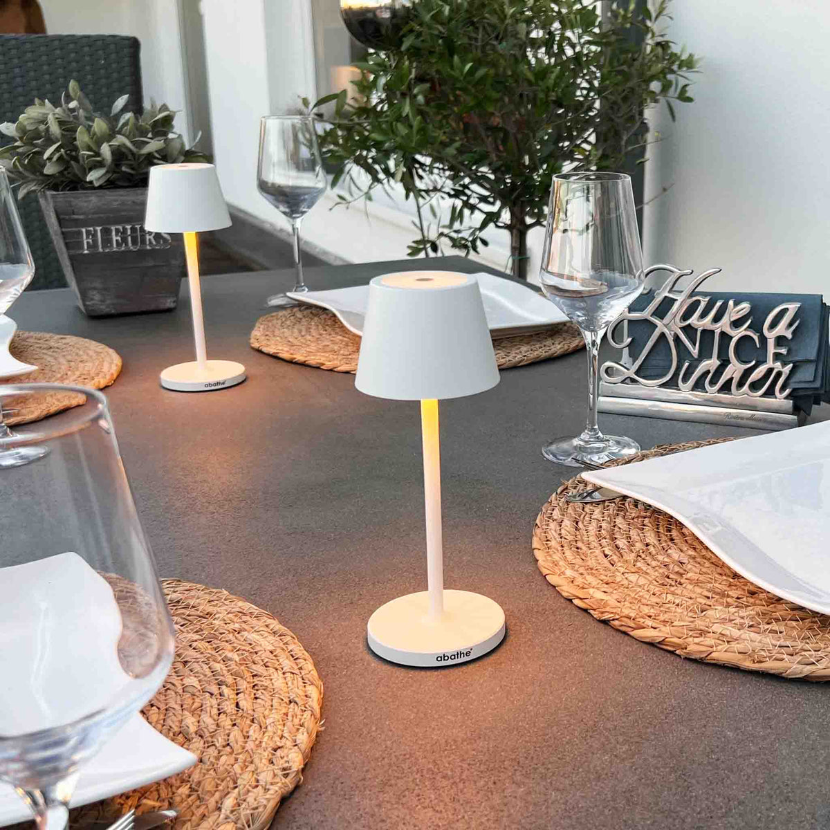 abathe LED-Akku Tischleuchte