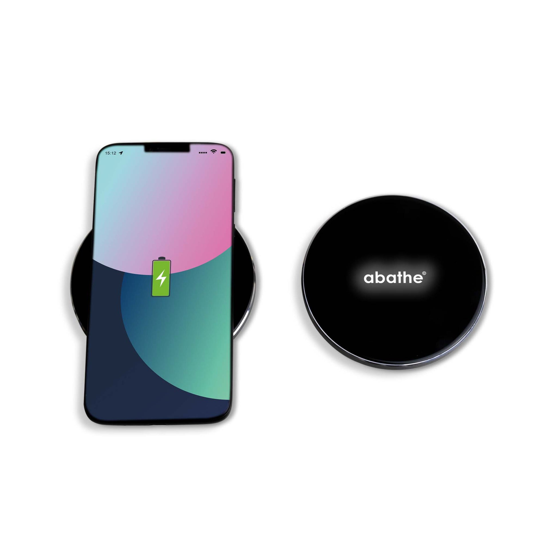 Smartphone auf dem Wireless Charger